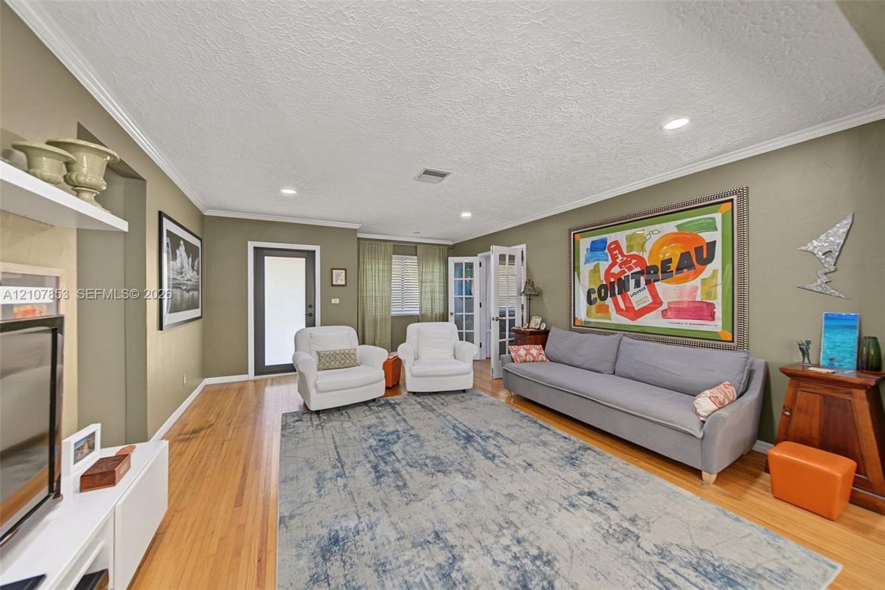 9205 N Miami Ave, Miami Shores, FL 33150 Photo