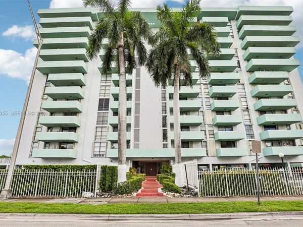 1825 W 44th Pl , Unit 208, Hialeah, FL 33012