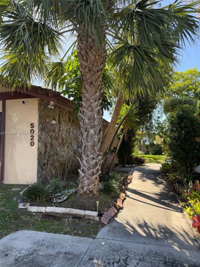 5020 Sheridan St , Unit 2, Hollywood, FL 33021 Photo