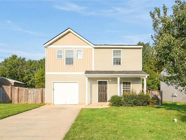 769 Dove Tree Lane , Social Circle, GA 30025