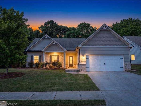 500 Brighton Park Circle, Hoschton, GA 30548