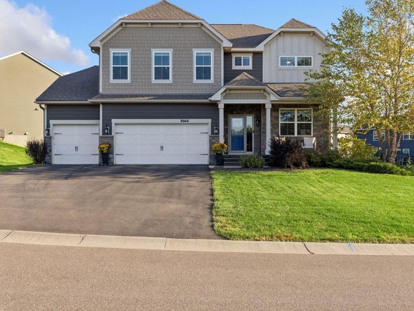 8668 Platinum Drive , Woodbury, MN 55129