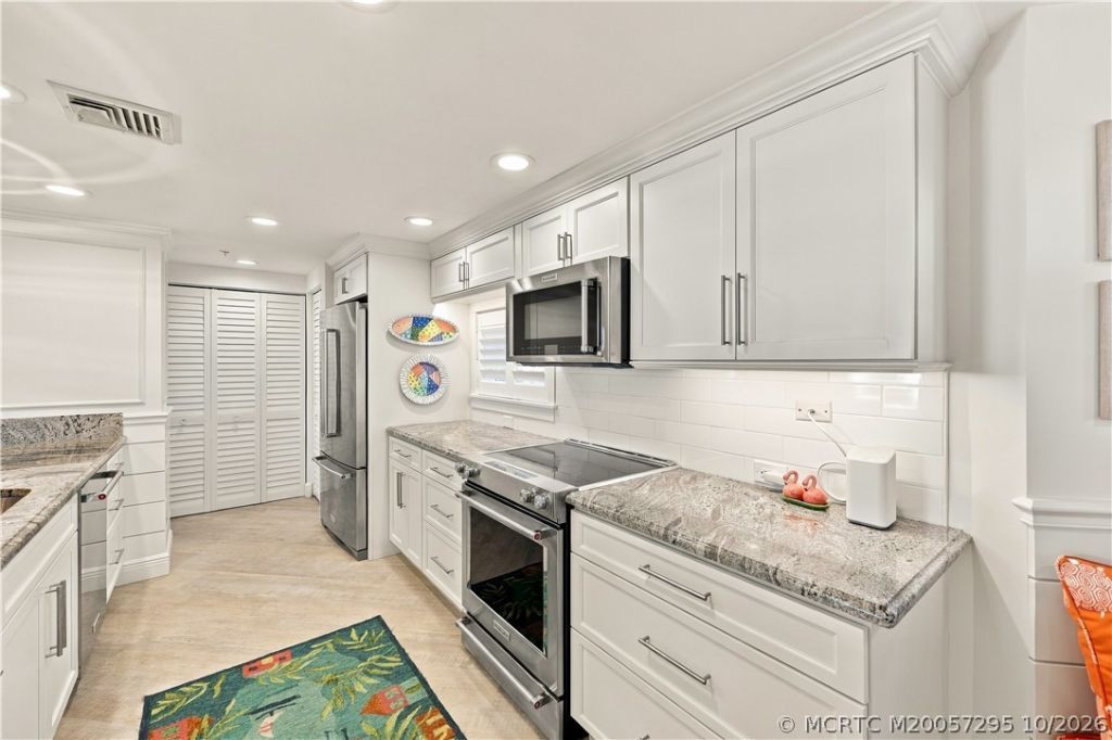 579 NE Plantation Road , Unit S205, Stuart, FL 34996 Photo