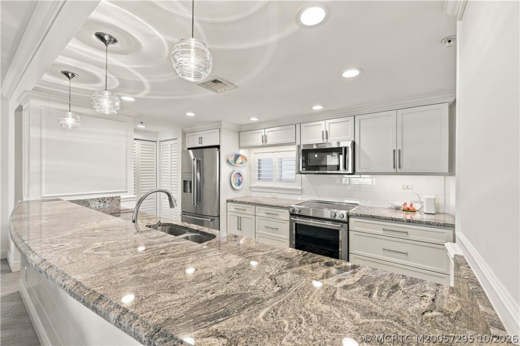 579 NE Plantation Road , Unit S205, Stuart, FL 34996 Photo