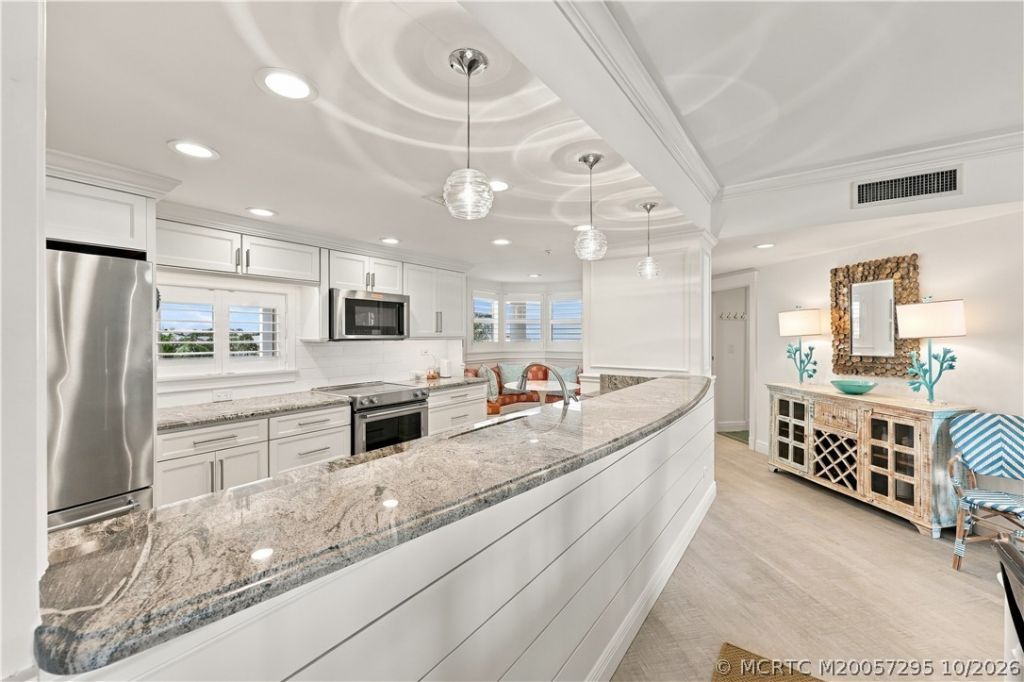 579 NE Plantation Road , Unit S205, Stuart, FL 34996 Photo