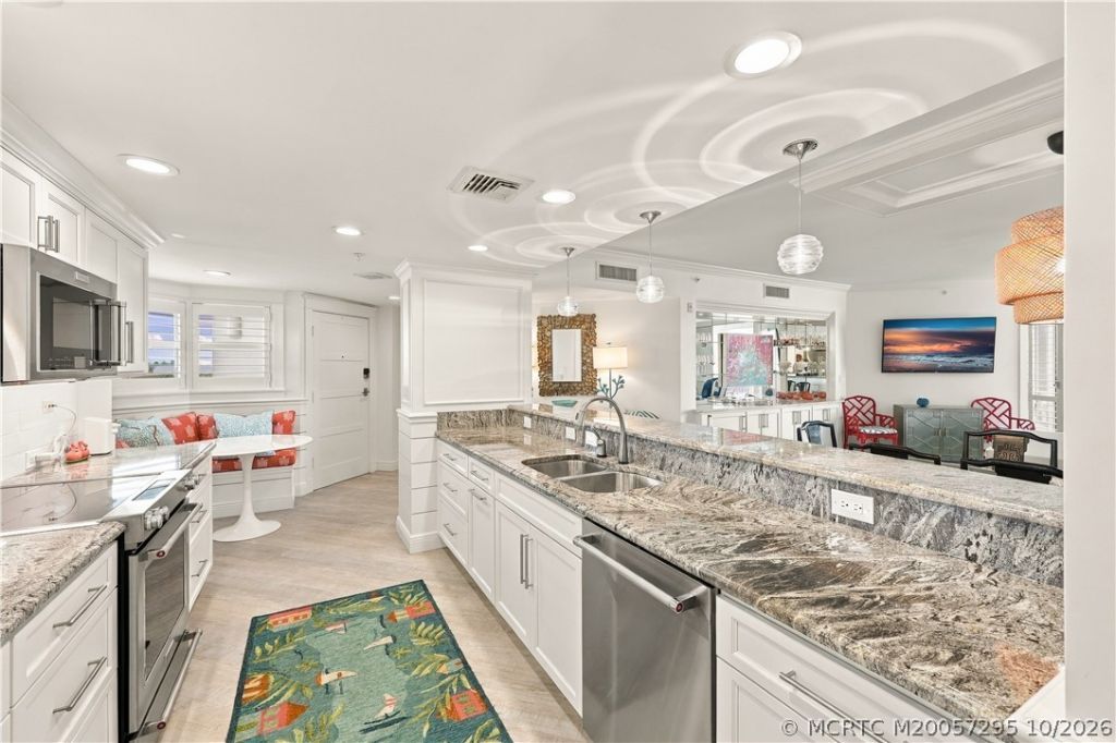 579 NE Plantation Road , Unit S205, Stuart, FL 34996 Photo