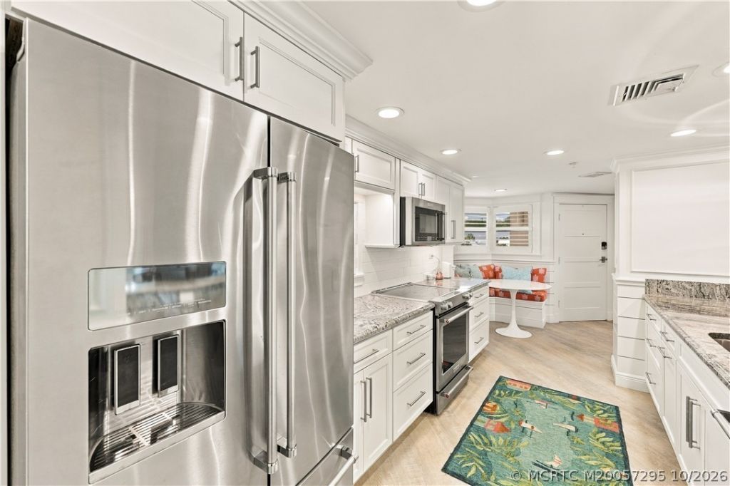 579 NE Plantation Road , Unit S205, Stuart, FL 34996 Photo