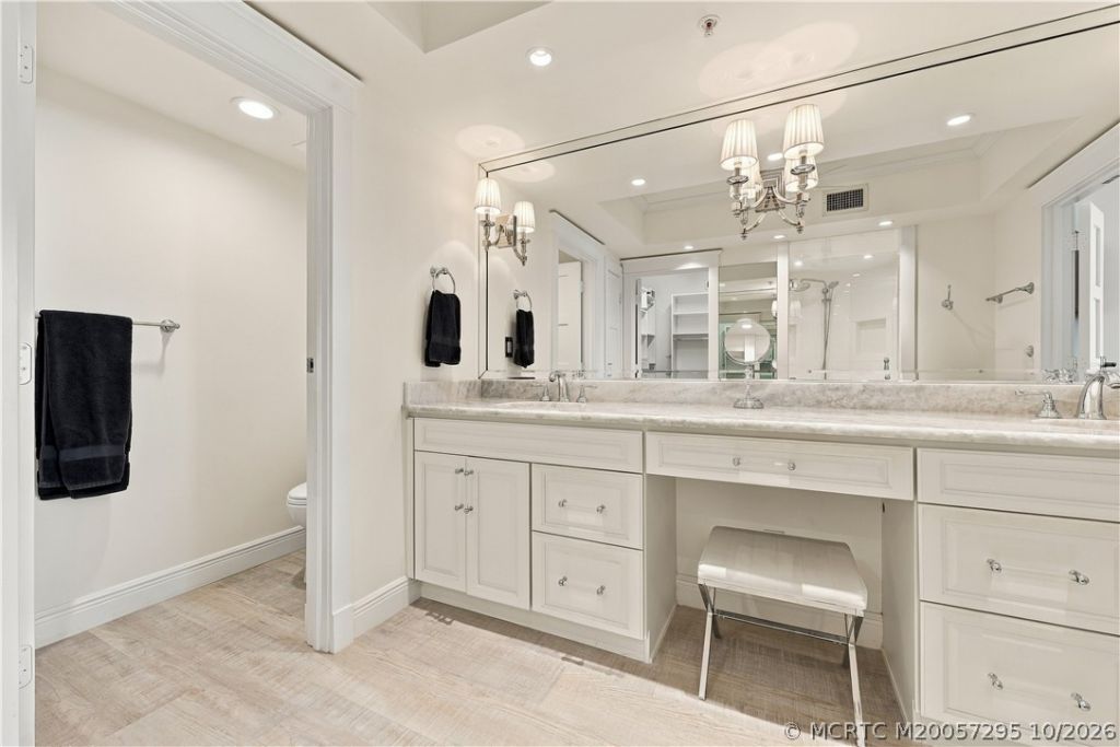 579 NE Plantation Road , Unit S205, Stuart, FL 34996 Photo