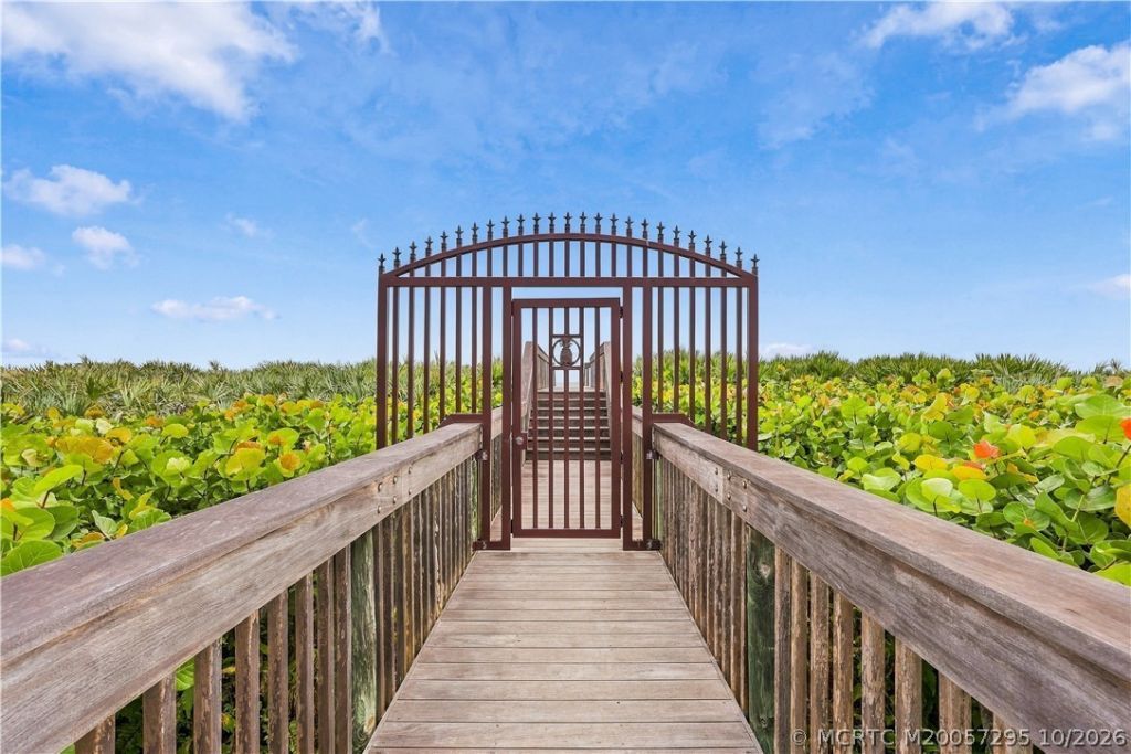 579 NE Plantation Road , Unit S205, Stuart, FL 34996 Photo