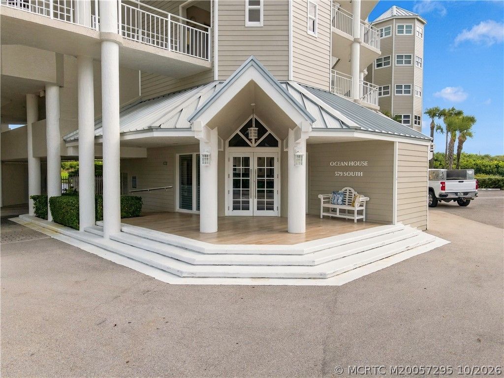 579 NE Plantation Road , Unit S205, Stuart, FL 34996 Photo