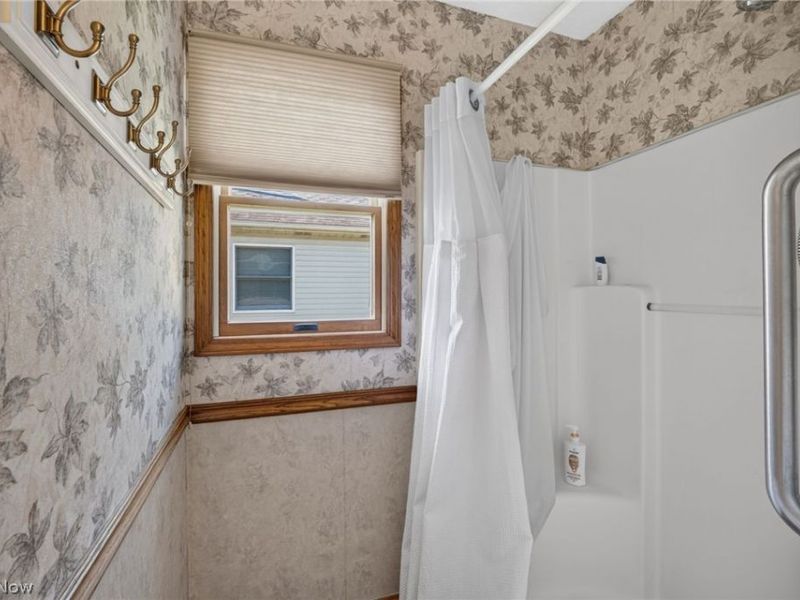 5900 S Mayflower Drive , Lorain, OH 44053 Photo 16