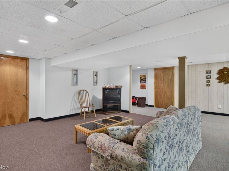 5900 S Mayflower Drive , Lorain, OH 44053 Photo 29
