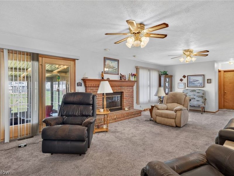 5900 S Mayflower Drive , Lorain, OH 44053 Photo 3