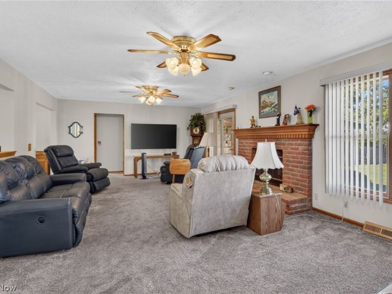 5900 S Mayflower Drive , Lorain, OH 44053 Photo 4