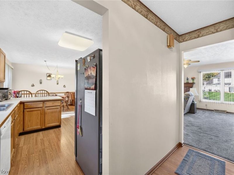 5900 S Mayflower Drive , Lorain, OH 44053 Photo 5