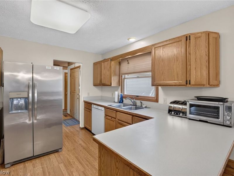 5900 S Mayflower Drive , Lorain, OH 44053 Photo 6