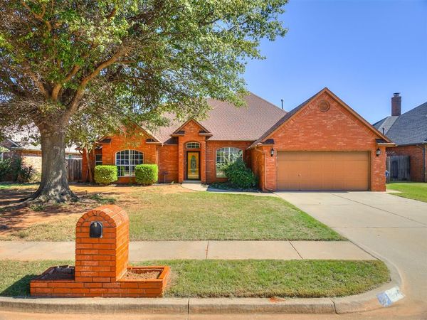 704 N Remington Way, Mustang, OK 73064
