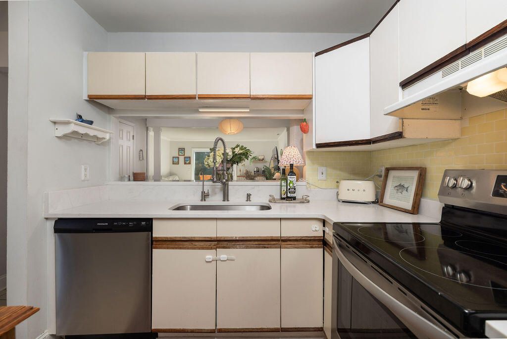 262 Stefan Drive Photo 12