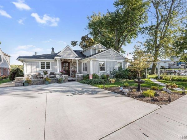29495 E River Road, Grosse Ile Township, Mi 48138