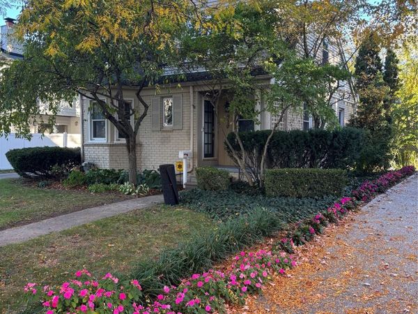 910 CHESTNUT Street , Birmingham, Mi 48009