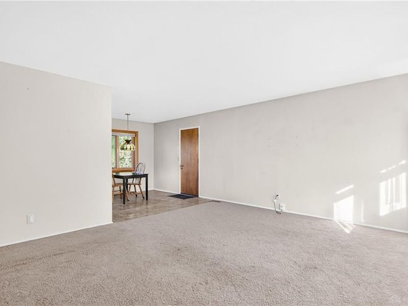 327 Brocone Drive, Vandalia, OH 45377 Photo 5