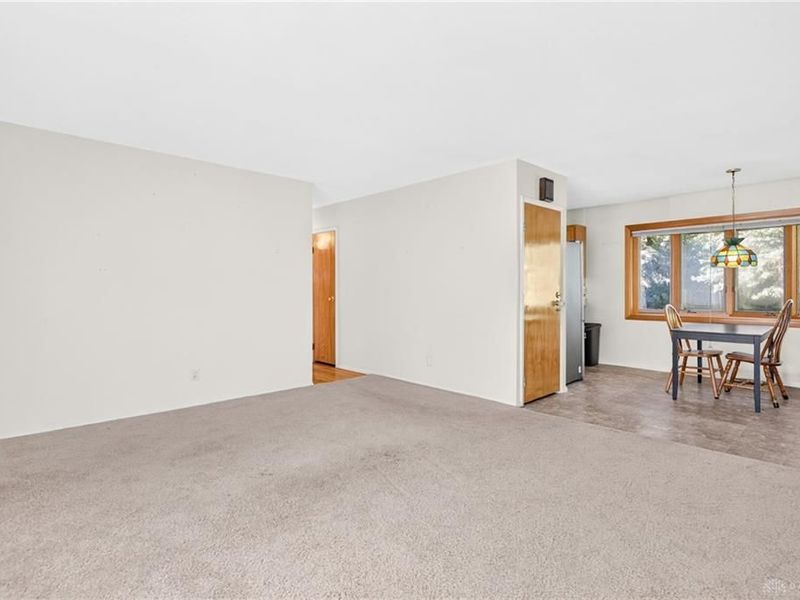 327 Brocone Drive, Vandalia, OH 45377 Photo 7