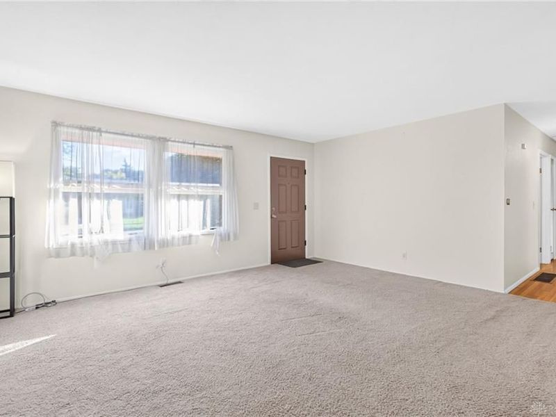 327 Brocone Drive, Vandalia, OH 45377 Photo 8