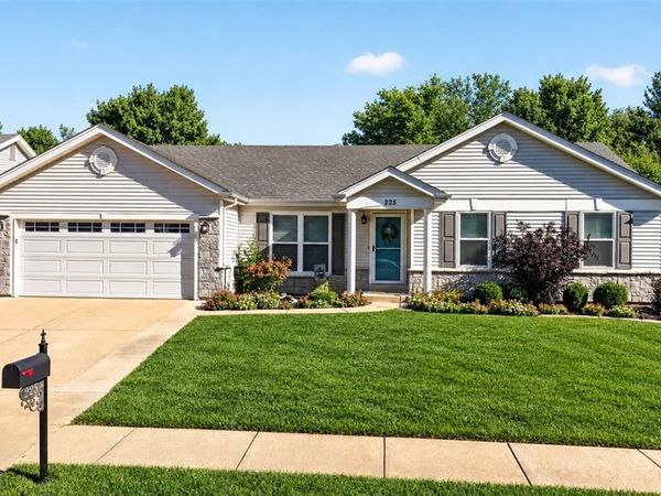 225 Royallsprings Parkway, O'Fallon, MO 63368