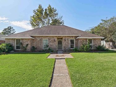5134 Sandy Ridge Dr, Baton Rouge, LA 70817