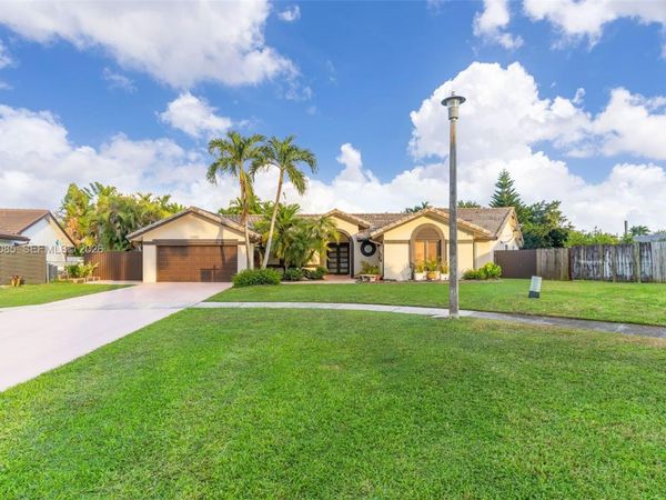 14420 SW 166th Ter , Miami, FL 33177