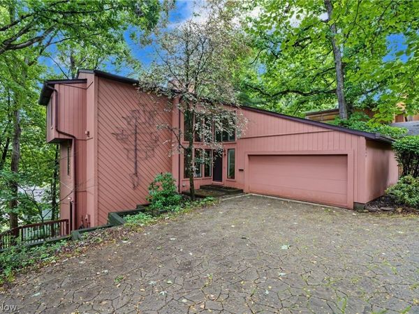 849 Belleau Wood Drive, Akron, OH 44303
