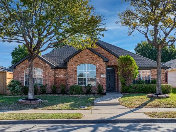 2129 Wallbrook Drive, Lewisville, TX 75067