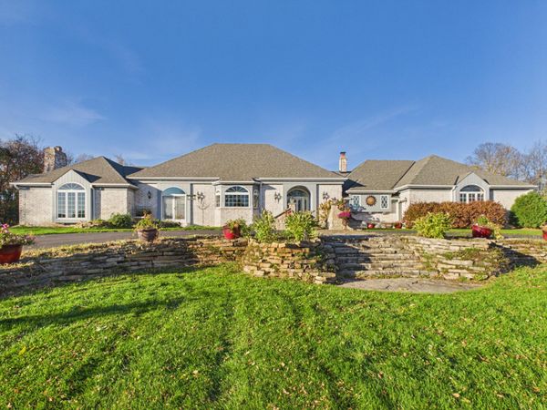 11832 County Road 51 , Saint Joseph, MN 56374