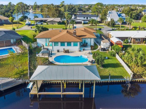 700 Driftwood Drive, Lynn Haven, FL 32444