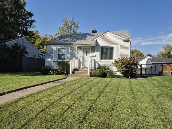 3030 Central Avenue , Bettendorf, IA 52722