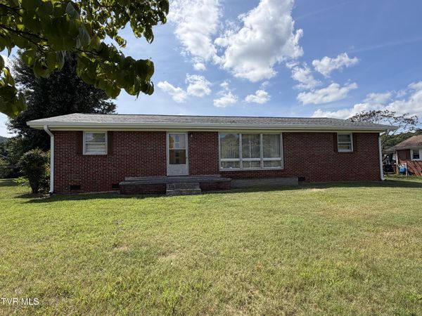 130 Mill Pond Road, Elizabethton, TN 37643