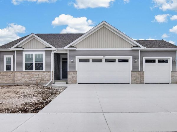 1269 West Kiddle LANE, Unit Lt91, Union Grove, WI 53182