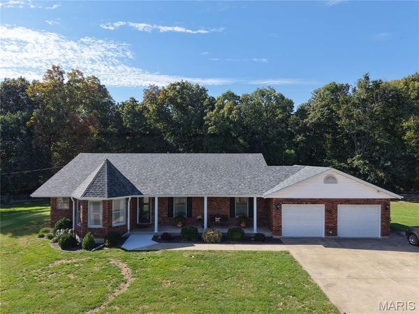 244 Hummingbird Lane , Hannibal, MO 63401