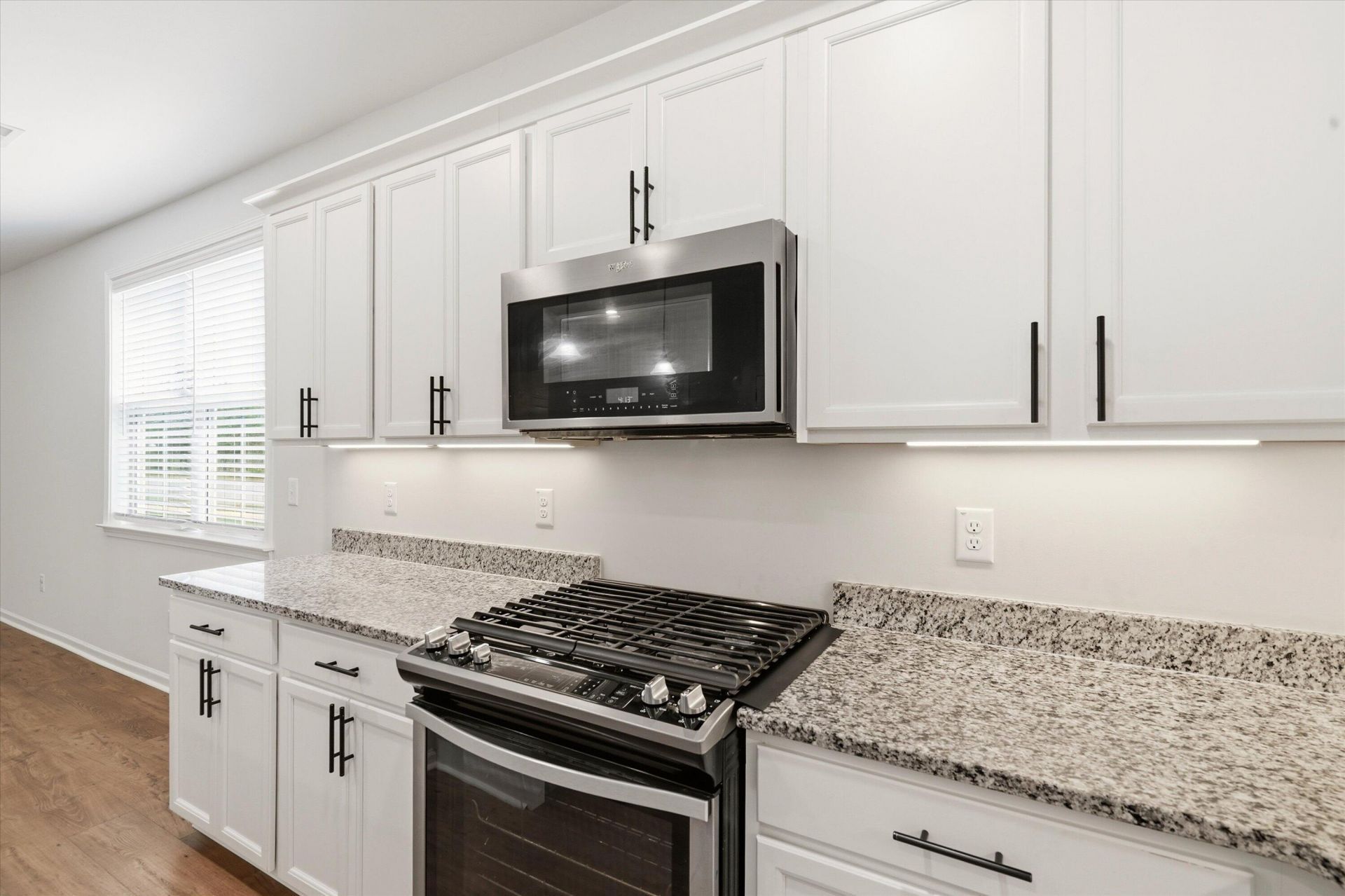 400 Eagleview Drive Photo 11