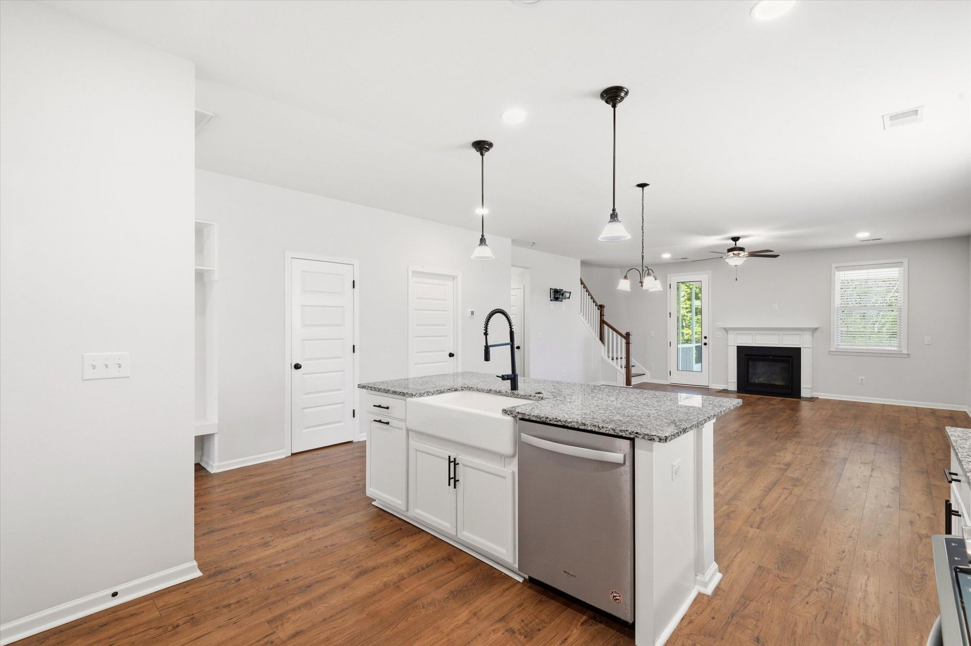 400 Eagleview Drive Photo 12