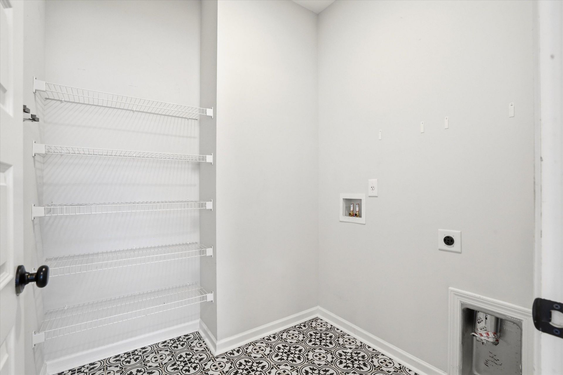400 Eagleview Drive Photo 14