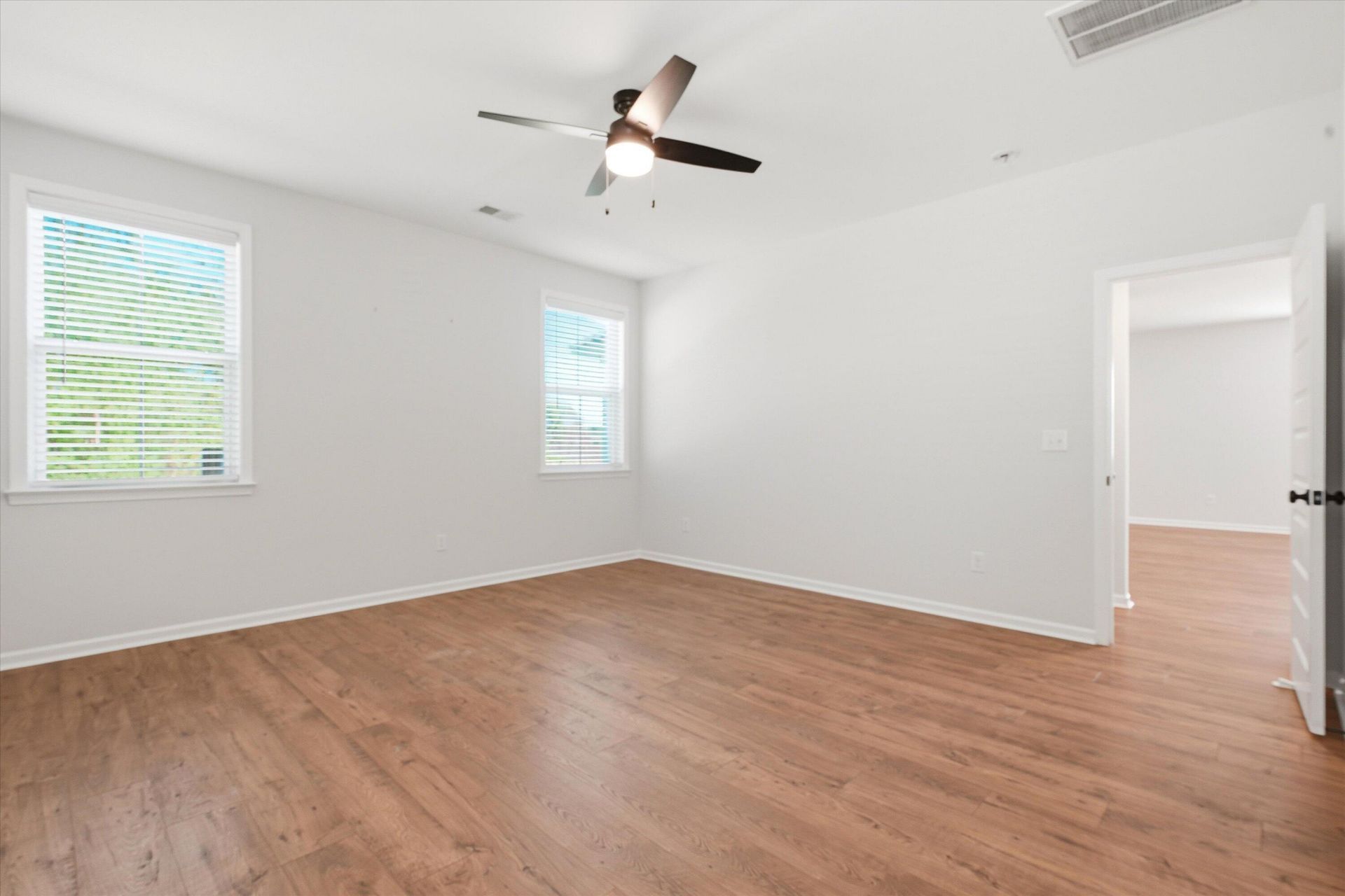 400 Eagleview Drive Photo 23