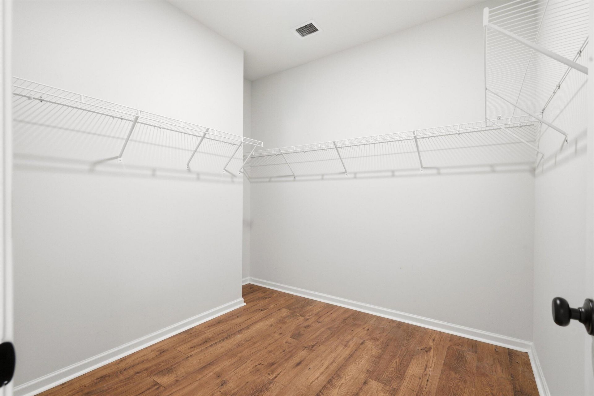 400 Eagleview Drive Photo 27
