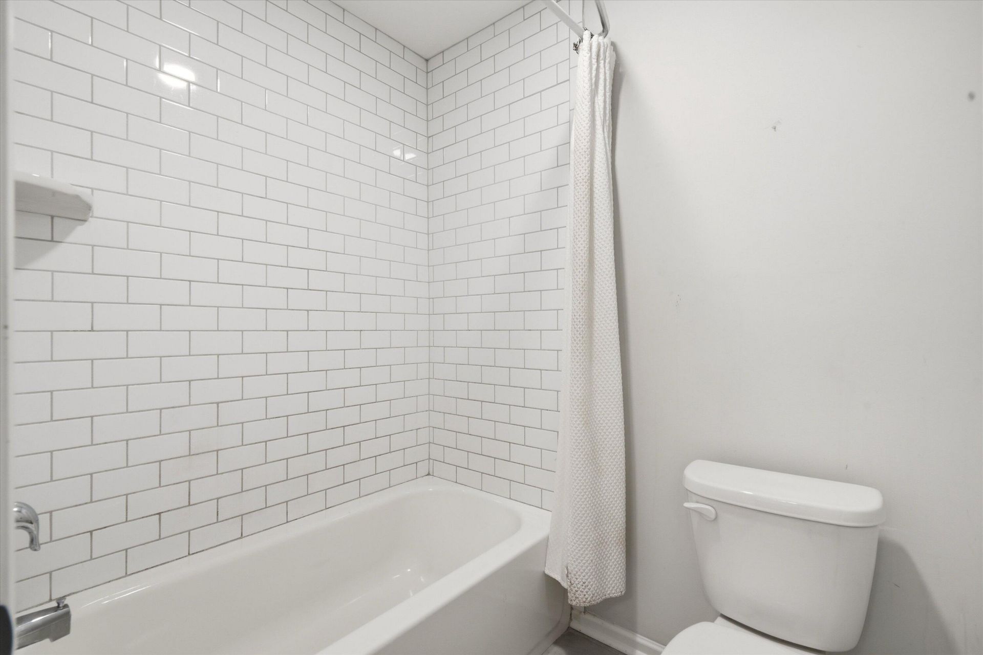 400 Eagleview Drive Photo 37