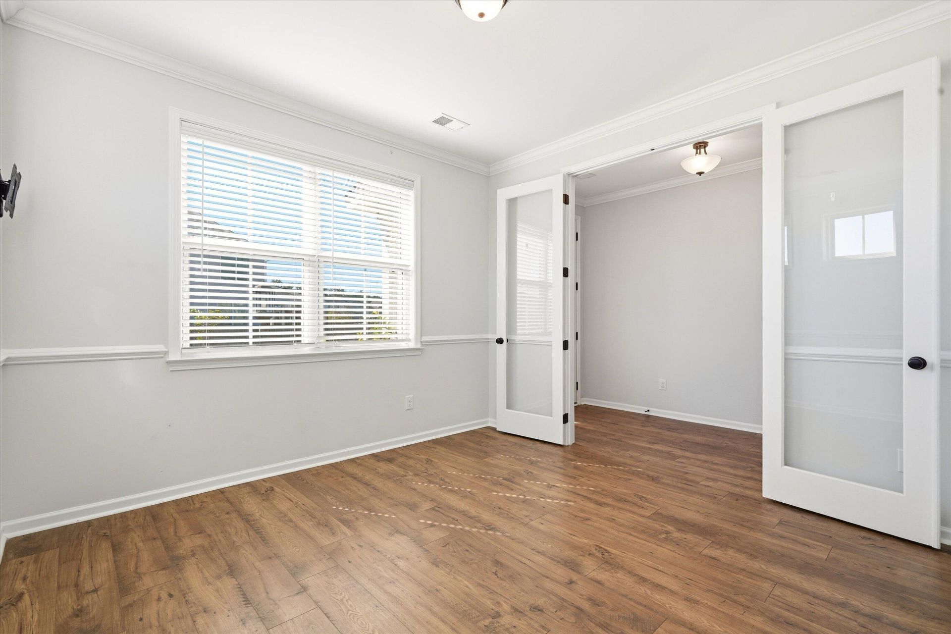 400 Eagleview Drive Photo 7
