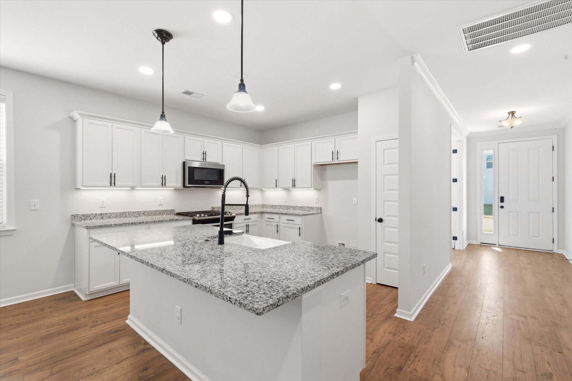 400 Eagleview Drive Photo 9
