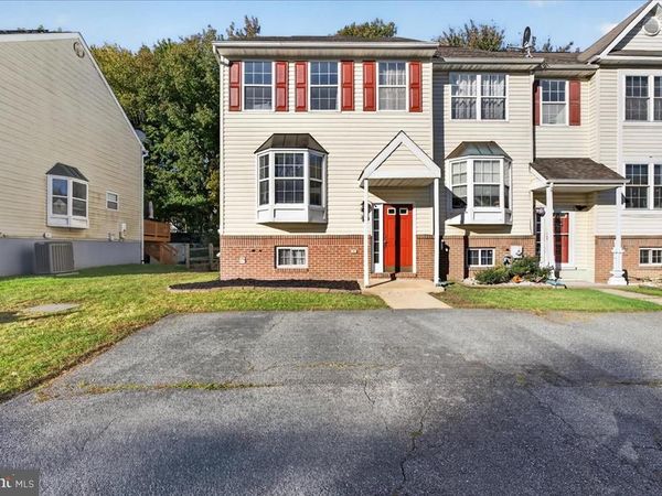 946 RUE MADORA, BEAR, DE 19701
