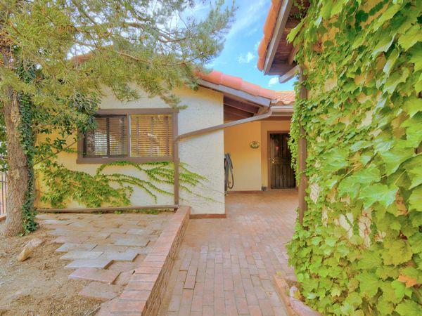 4421 Walden Lane NE, Albuquerque, NM 87111