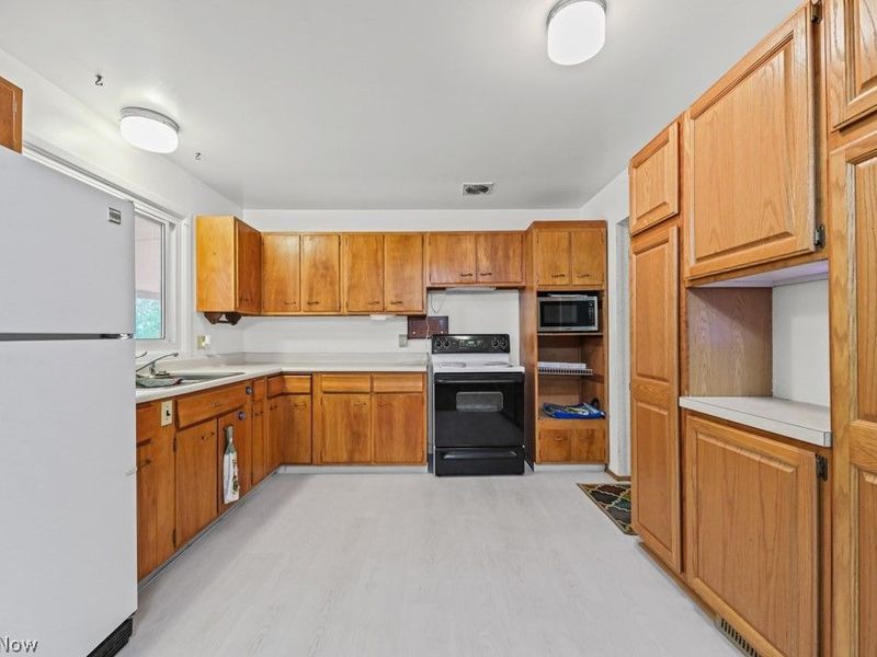 1242 Frost Road , Streetsboro, OH 44241 Photo 9