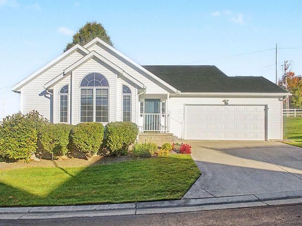 17 Waters Edge Drive , Mount Vernon, OH 43050